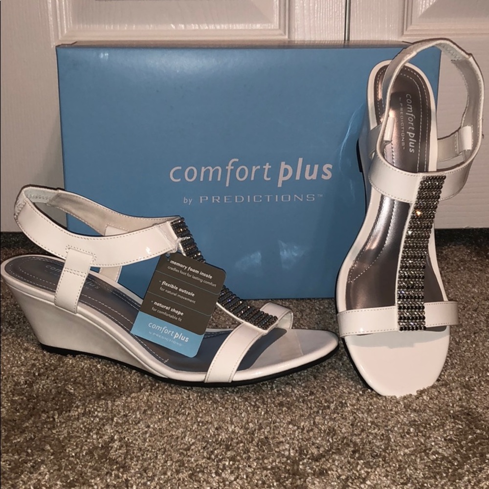 Women’s Comfort Plus swanky dress sandals